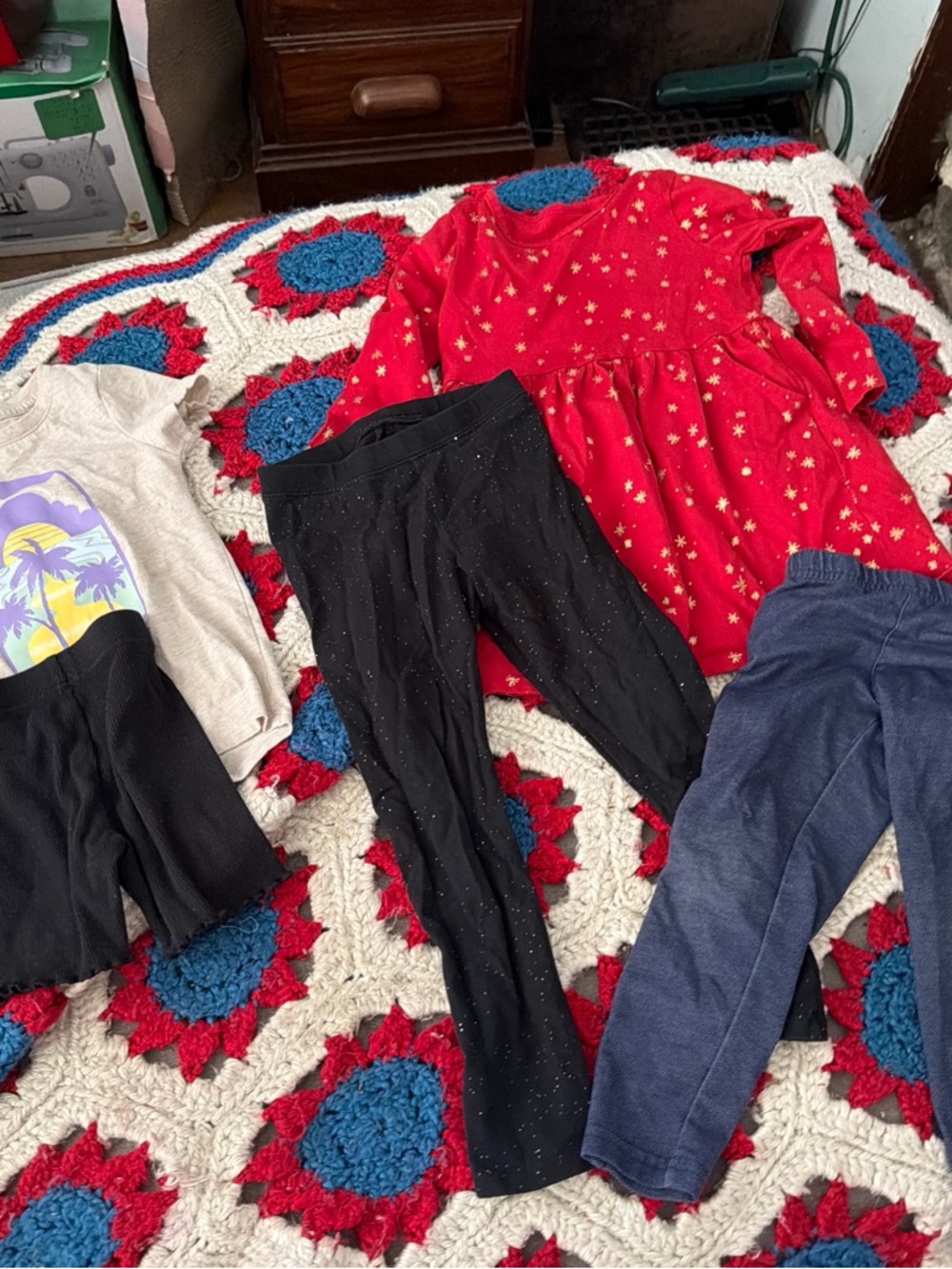 Little girl style bundle leggings and tops 3t/4t